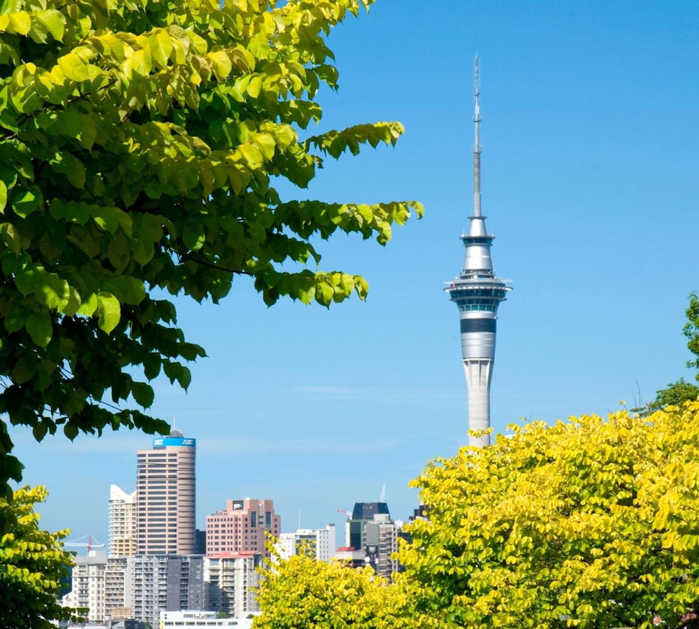 Quest Ponsonby 38/44