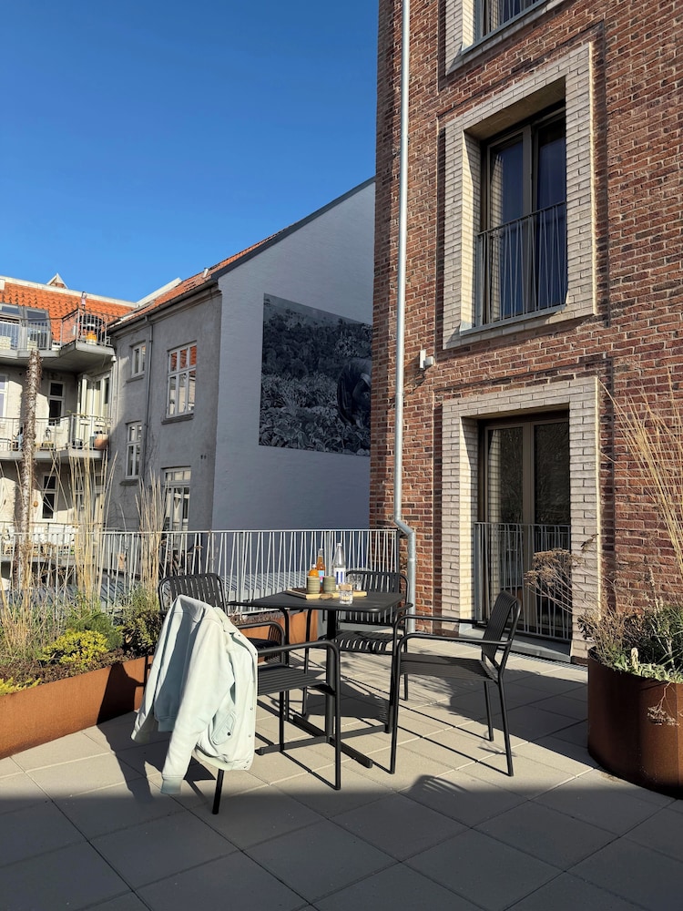 Aura Apartment Hotel 24/38