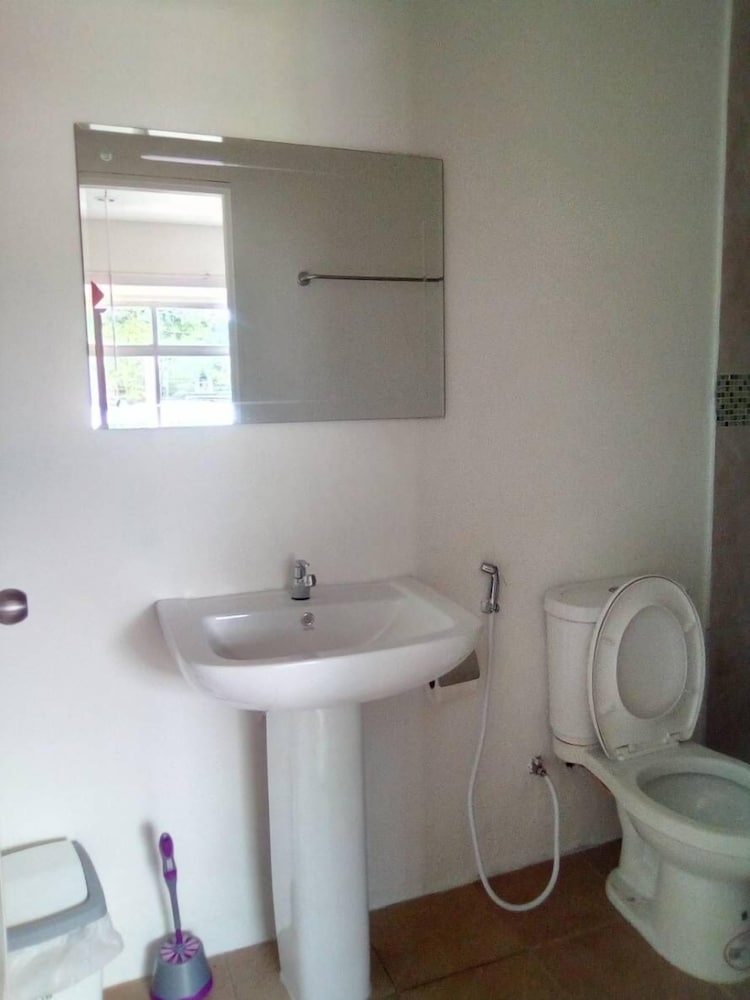 Merlin Plaza Apartments 13/42