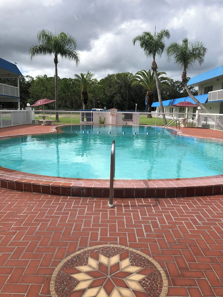 Motel6 Daytona Beach, FL - Speedway 17/57
