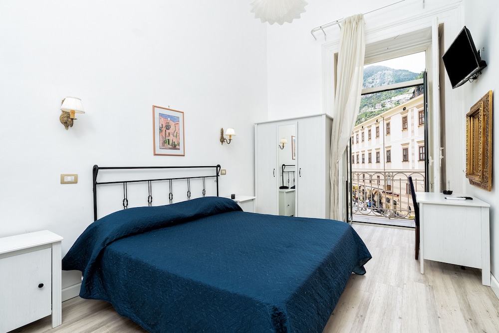 Hotel Fontana 12/65