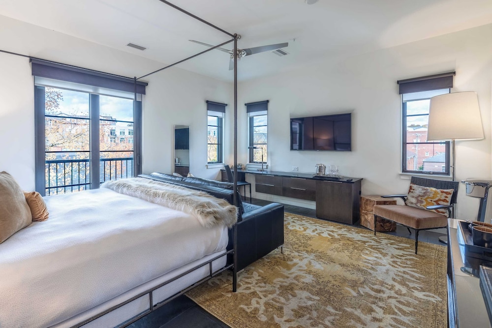 121 Hotel 28/50