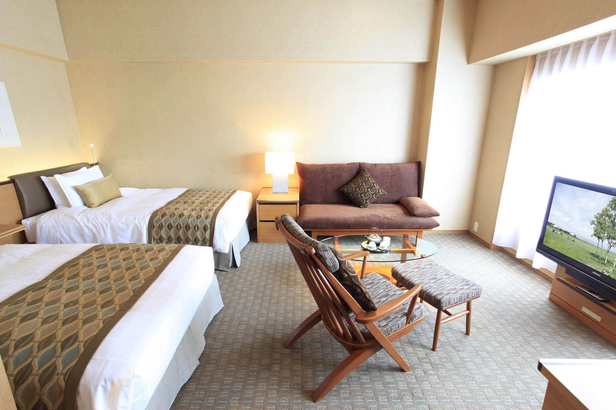 PREMIUM, TWIN BEDS, JETTED TUB, HIGH FLOOR