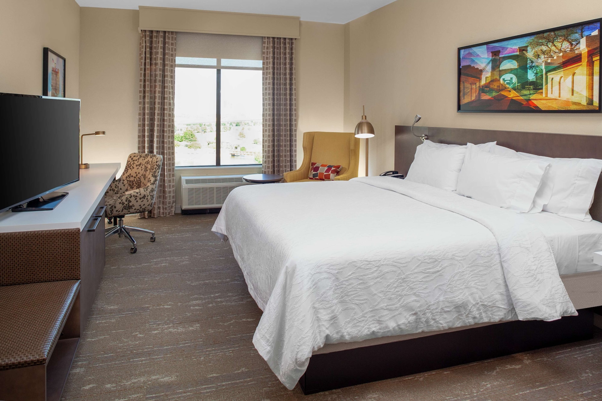 Room, 2 Queen Beds, Lake View