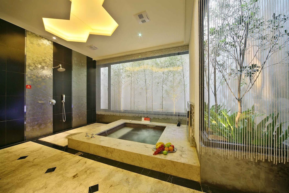 Han Guan Motel 32/48