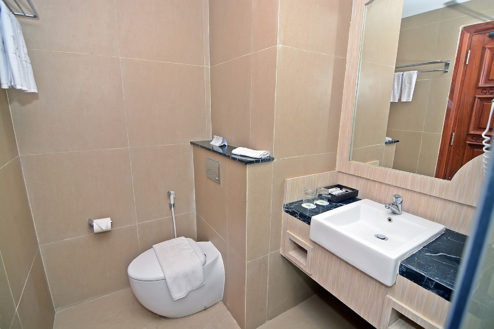 Kj Hotel 33/37