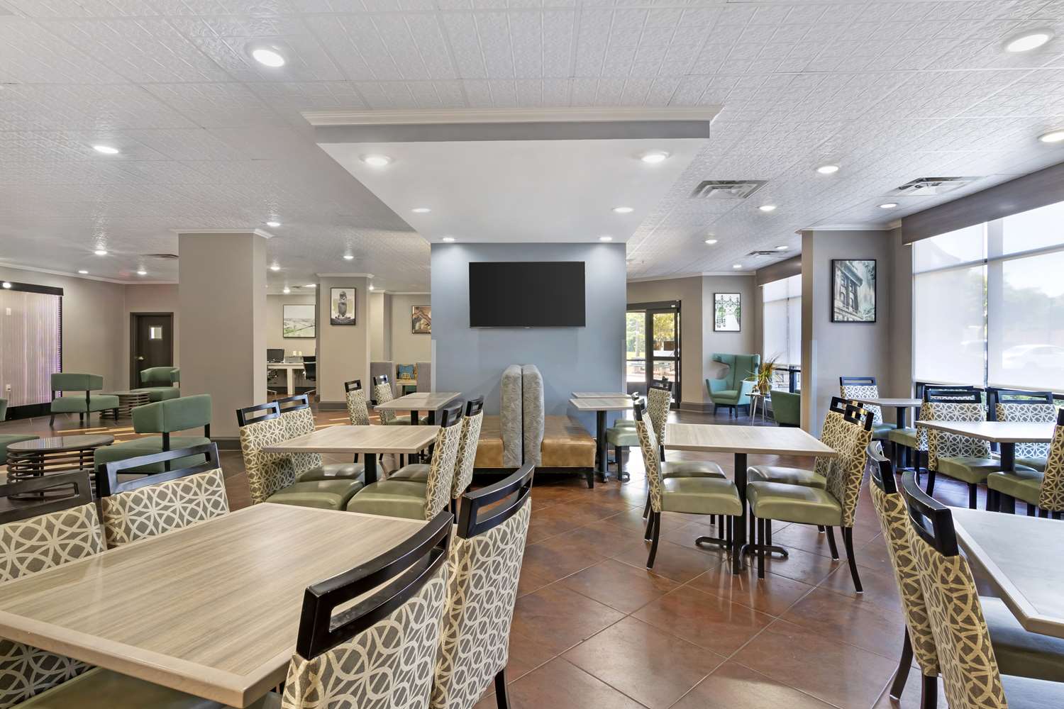 Best Western Savannah Airport Inn & Suites 13/23