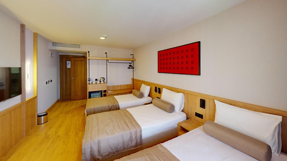 River Hotel 14/39