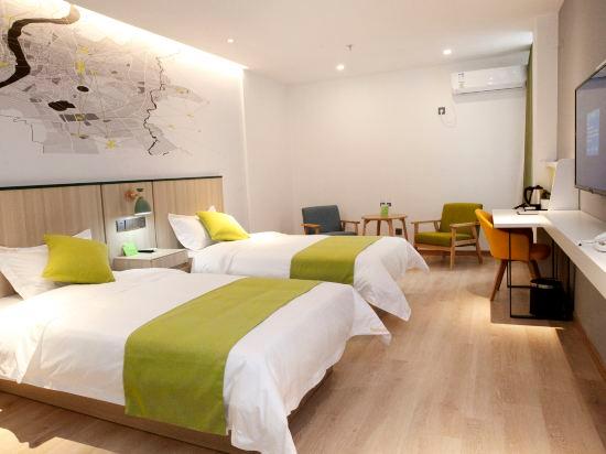 Vatica Hotel Anqing Wuyue Square Boai Hospital 6/20