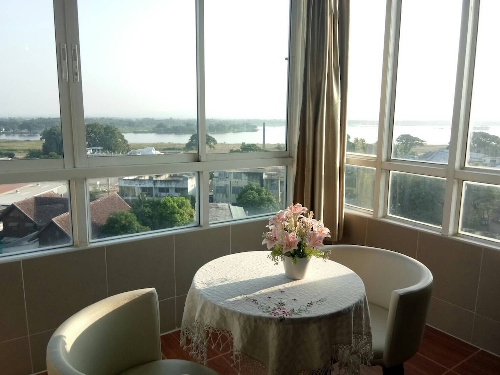 Km Kwanphayao Hotel 50/50