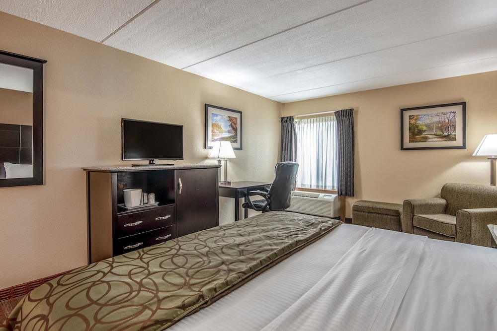 Quality Inn Tully I-81 35/61