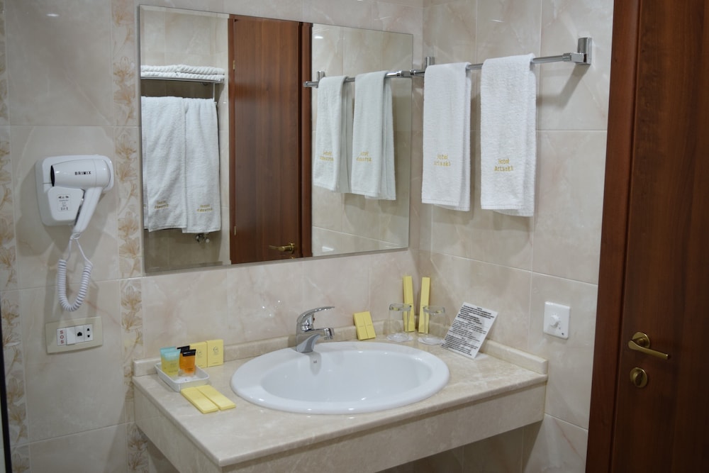 Artsakh Hotel 34/37