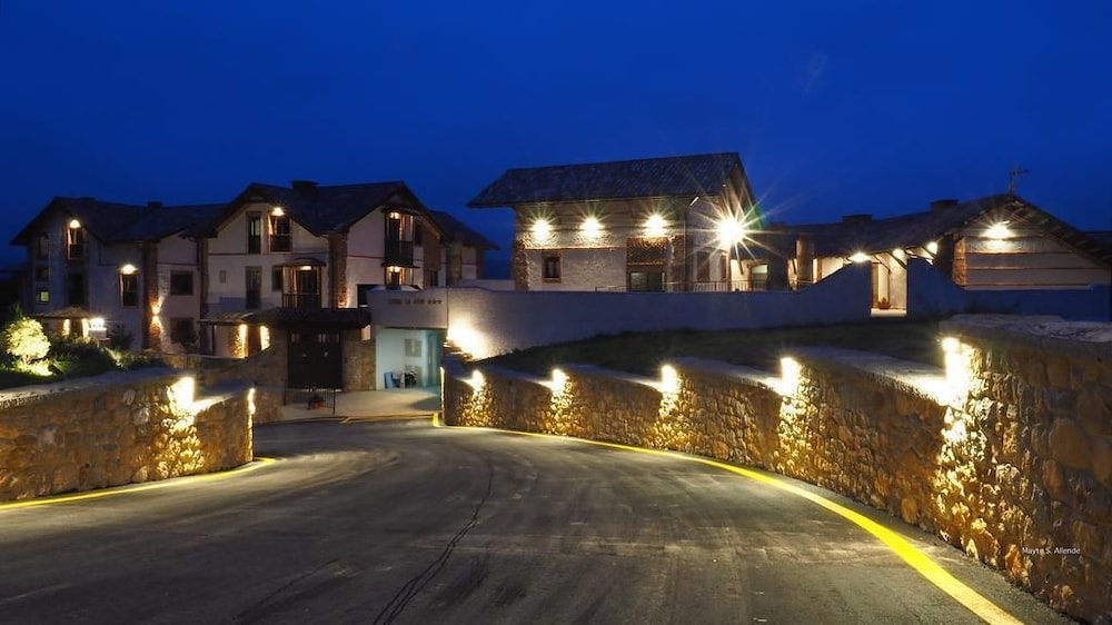 Hotel Cerro La Nina 48/54