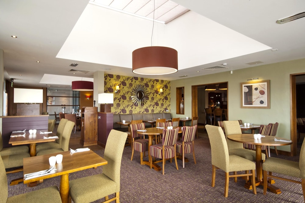 Premier Inn Edinburgh Airport (M9, Jct1) 21/28