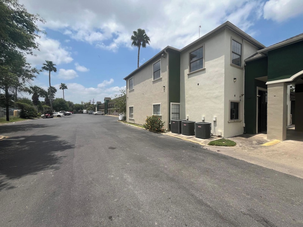 La Posada Inn By OYO Brownsville 34/42