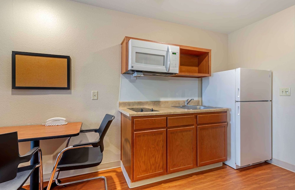 Extended Stay America Select Suites Atlanta Chamblee 41/53