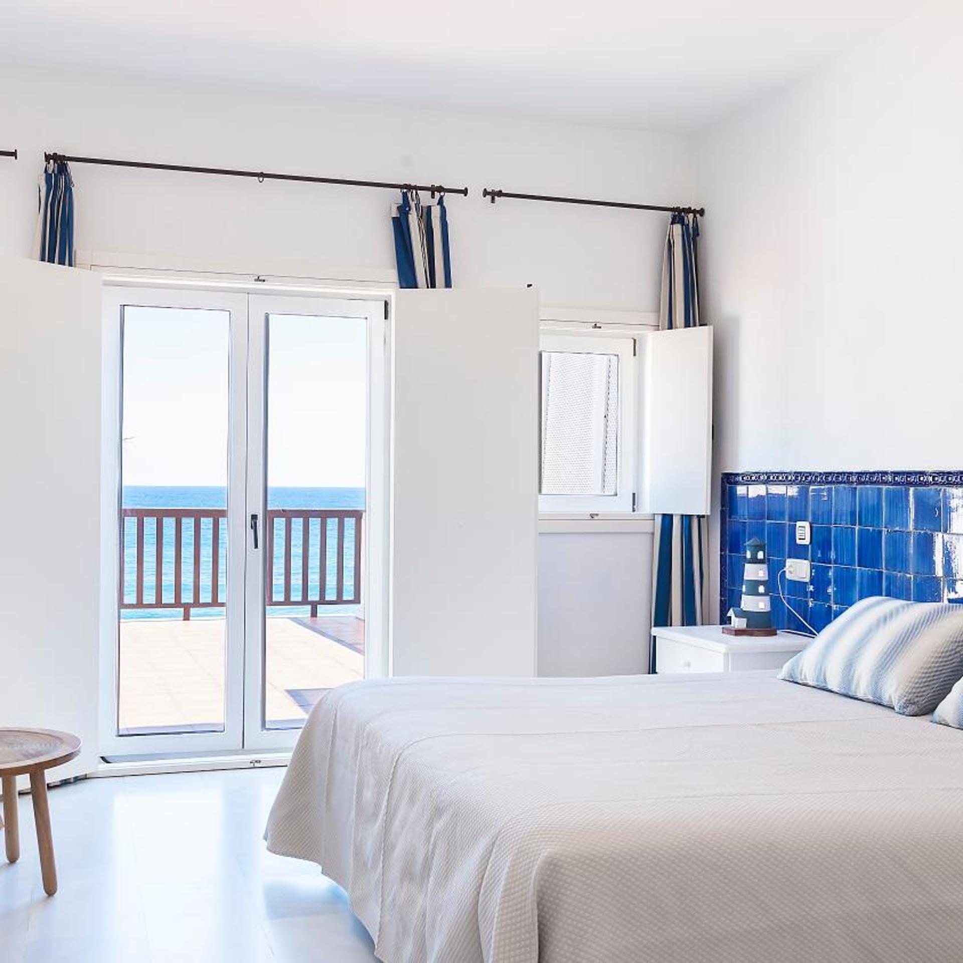 Room, Double or Twin Bed, Sea Front, Terrace