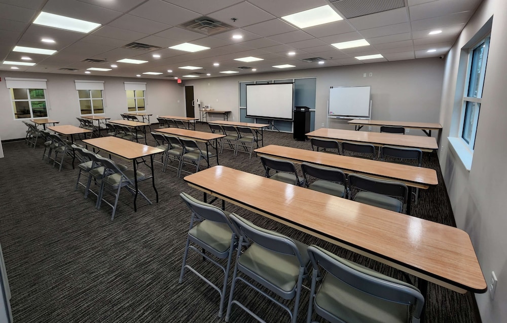 Country Inn and Suites By Radisson Ashland Hanover VA 24/30