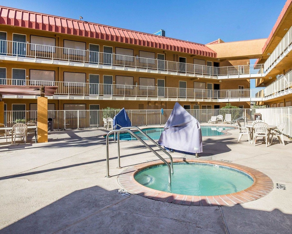 Rodeway Inn & Suites Needles CA 30/30