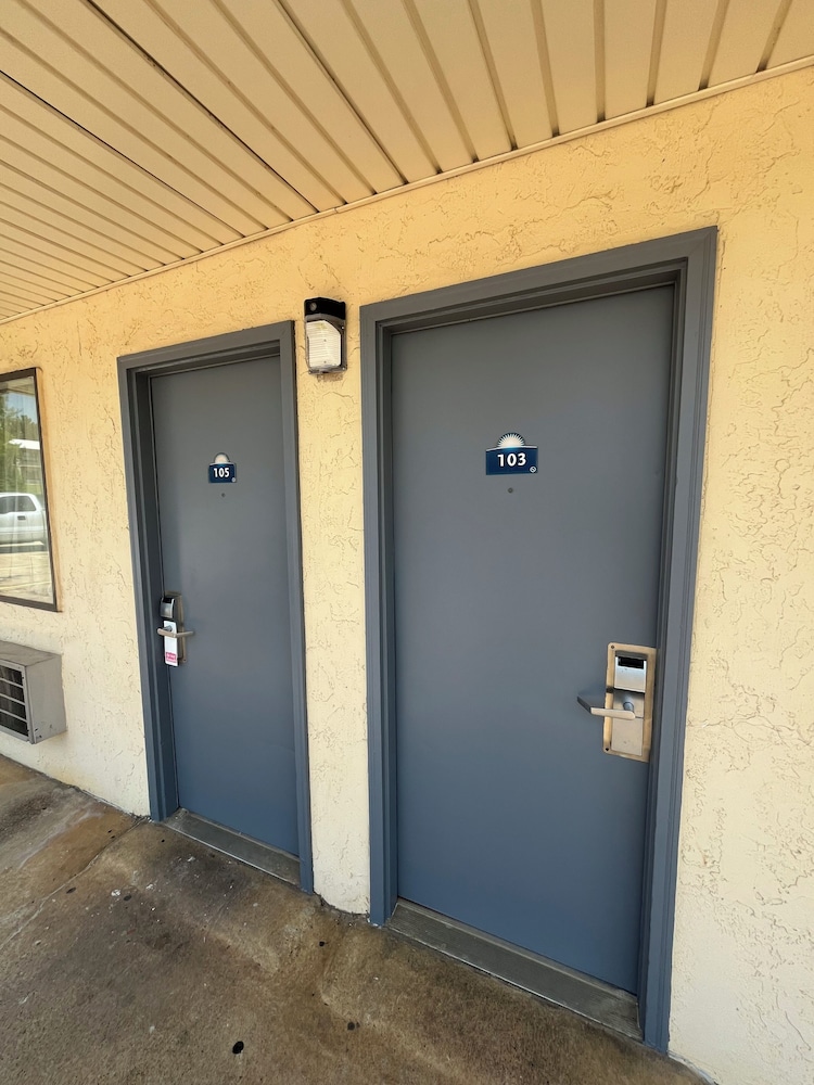 Executive Inn Kilgore North 7/57