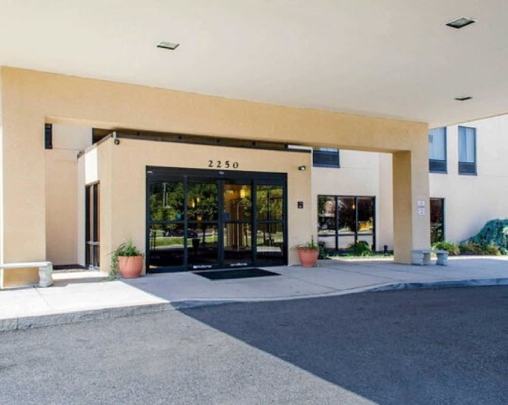 Comfort Inn and Suites York, PA 5/44