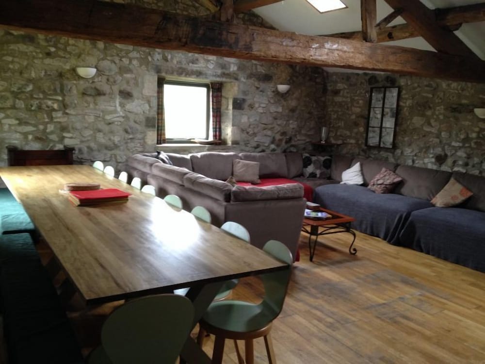 Skirfare Barn 3/9