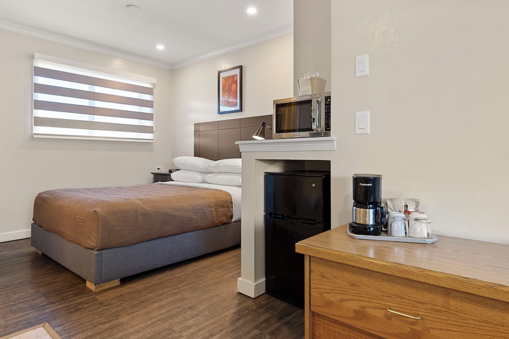 Room, Jetted Tub