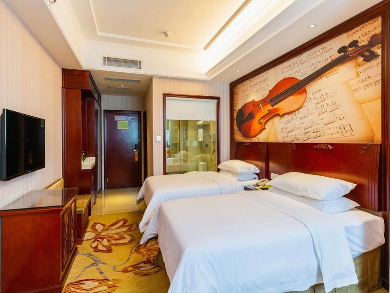 Vienna Hotel (Shenzhen Guanguang Road Foxconn) 28/58