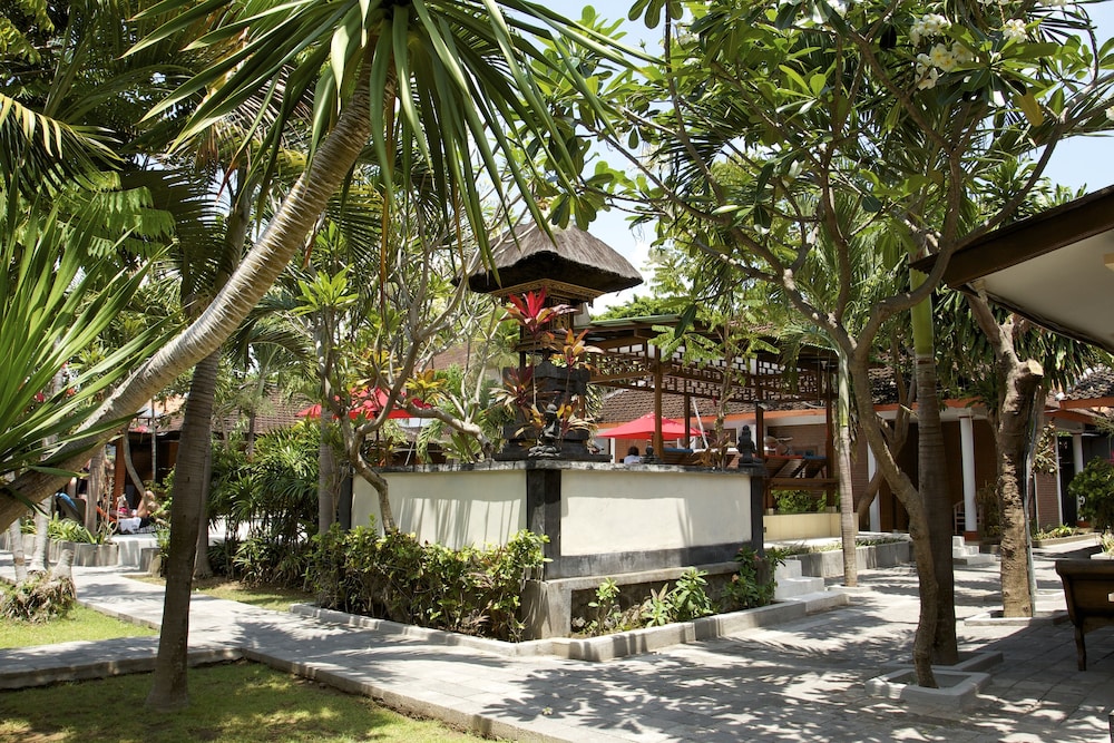 Ayu Lili Garden Hotel 43/48