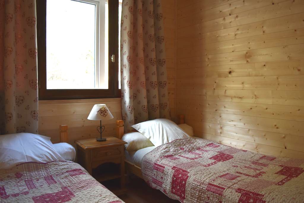 Room, Twin Beds, North View