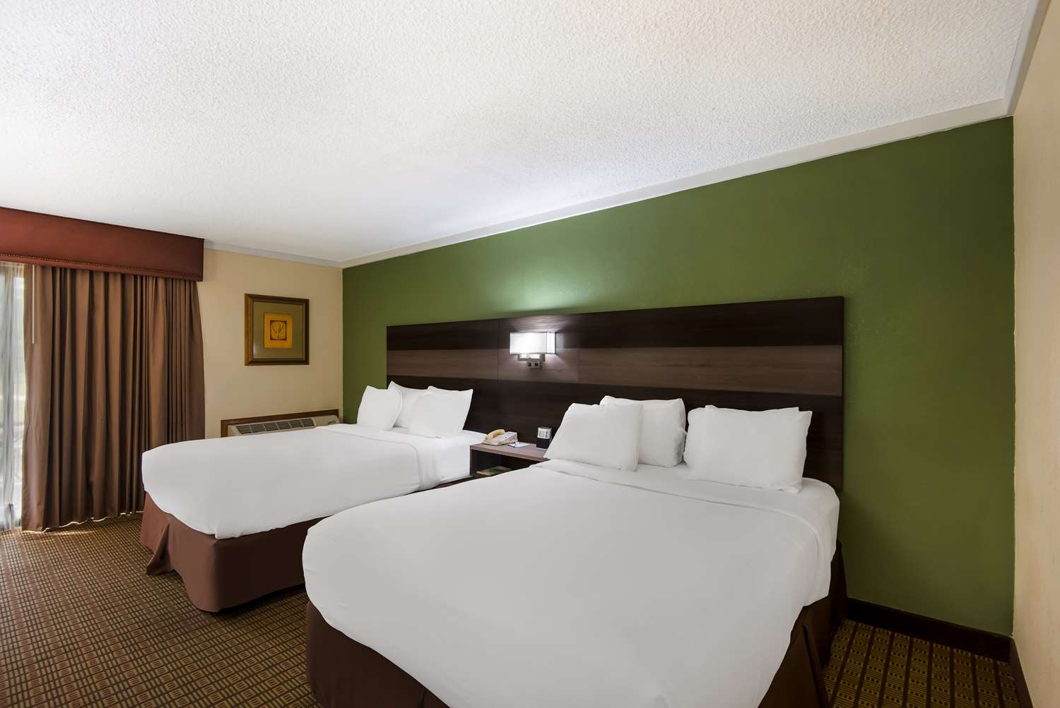 Room, 2 Queen Beds, Courtyard View, Patio, Ground Floor