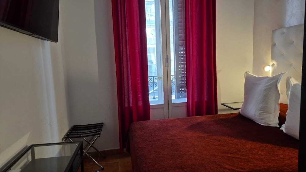 غرفة خارجية كومفورت بسرير مزدوج بحمام خاص، Hostal Las Fuentes 2/4