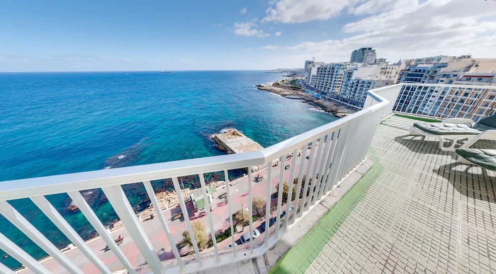 Sliema Chalet Hotel 27/32