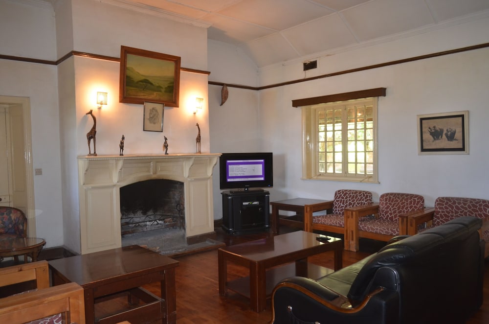 Jacaranda Lake Elementaita Lodge 16/34