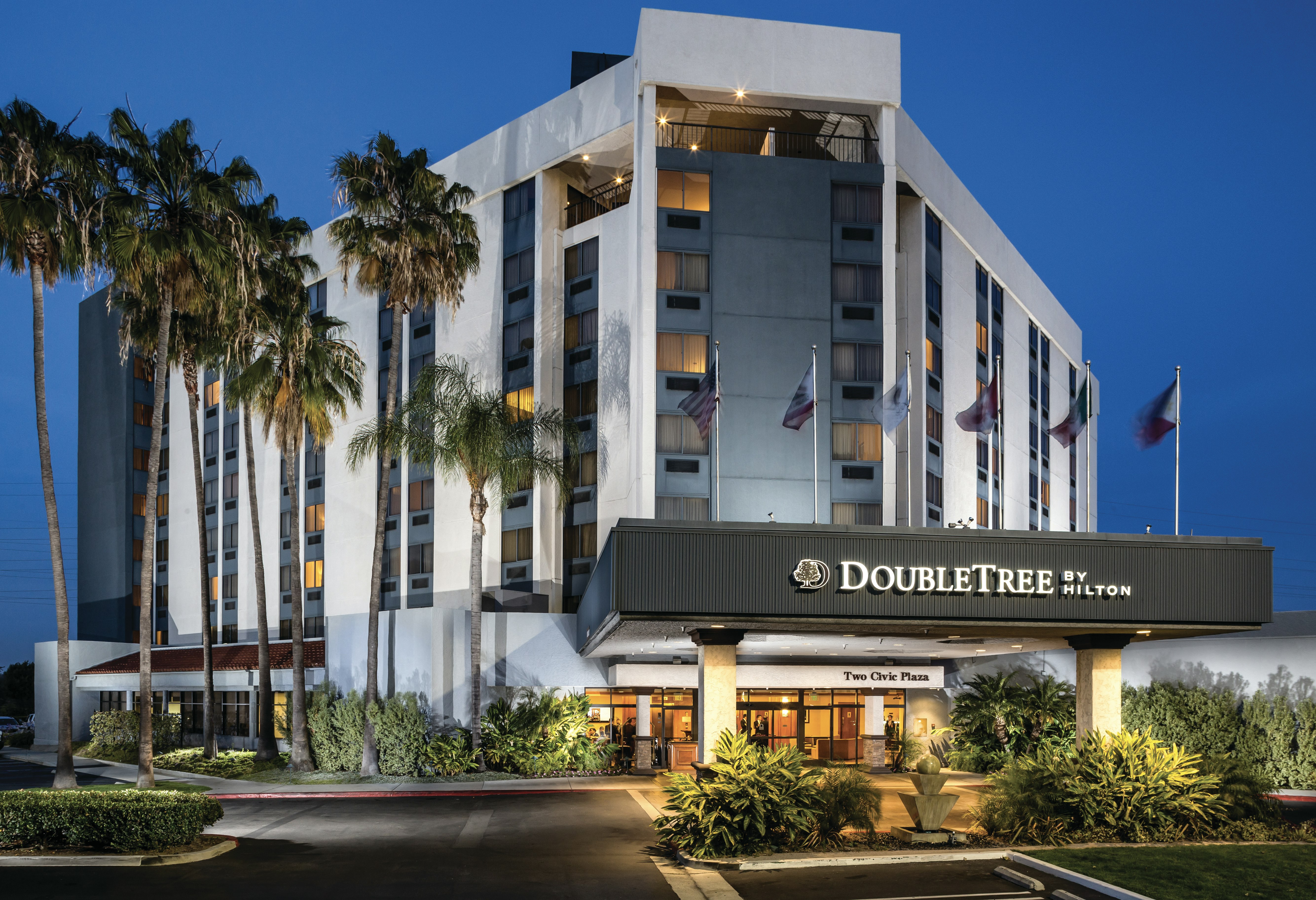 DoubleTree by Hilton Hotel Carson CA 6/84