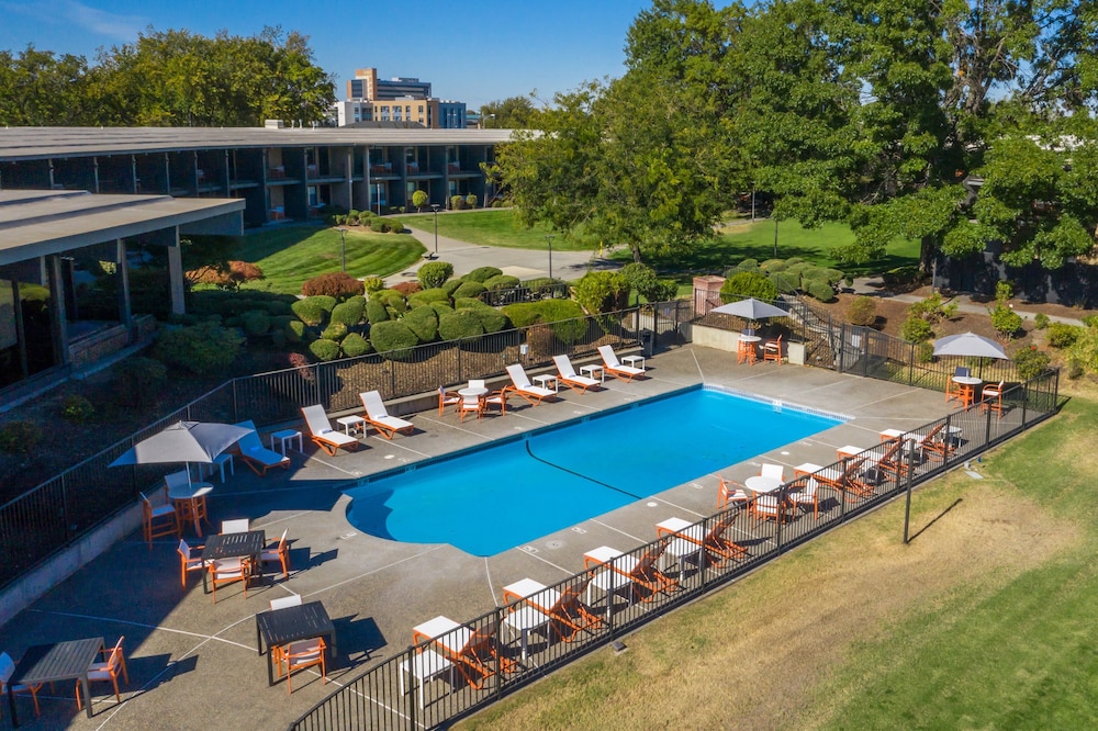 Holiday Inn Richland on the River, an IHG Hotel 3/68