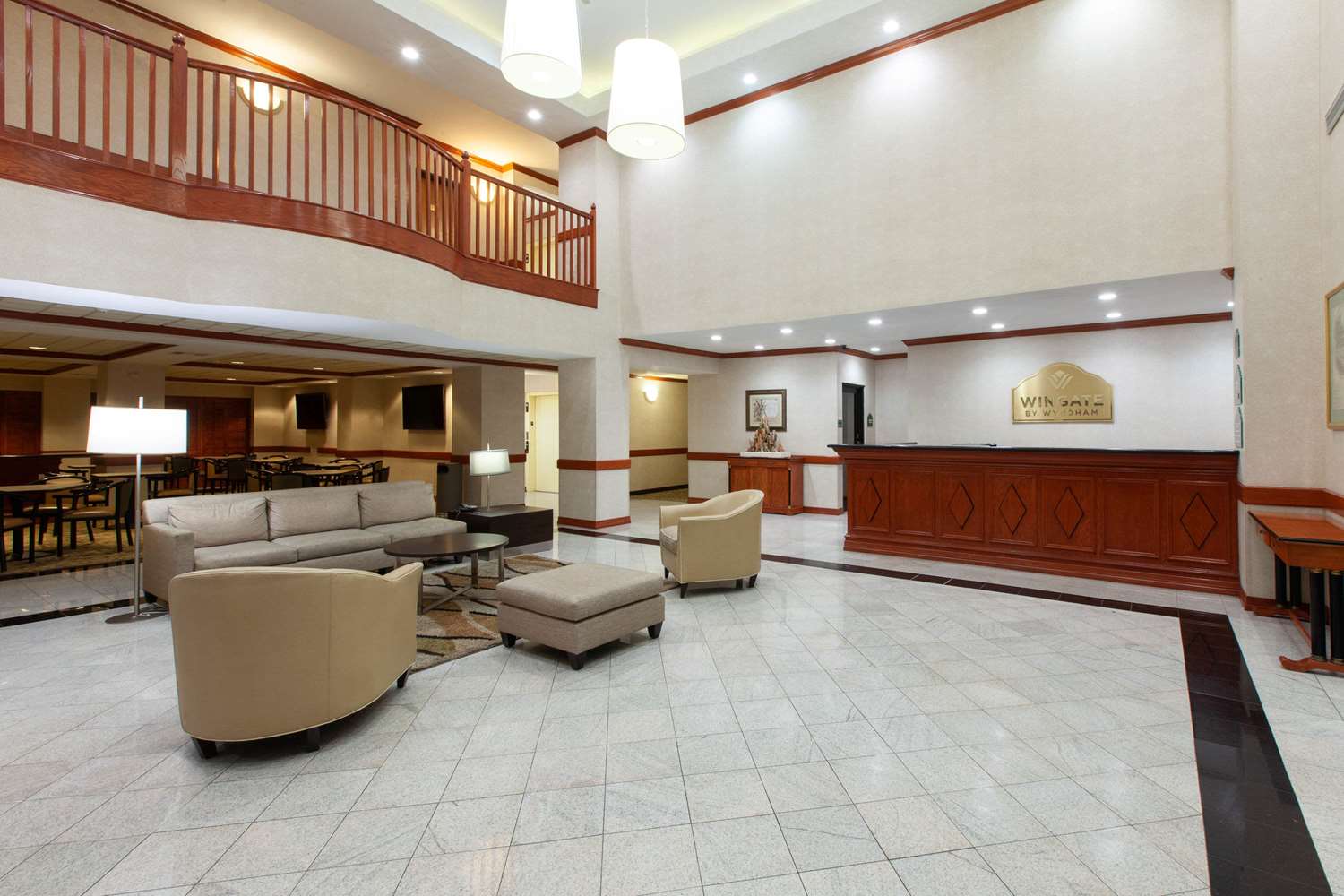 Hotel Willowbrook 2/25