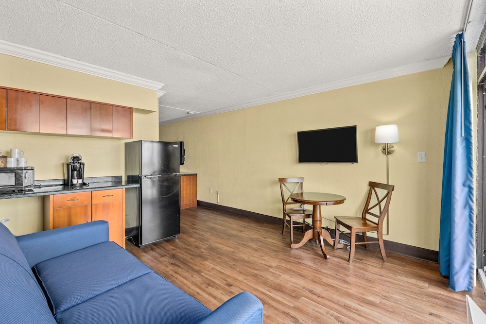 North Shore Oceanfront Resort Hotel 46/80