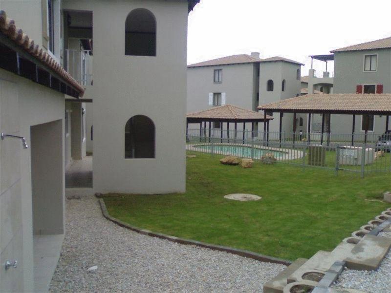 Santini Lace Self Catering 21/29