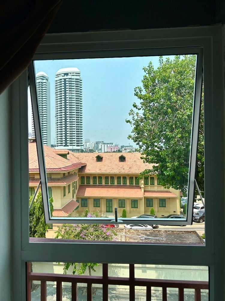 Khaosan Art Hotel 71/75