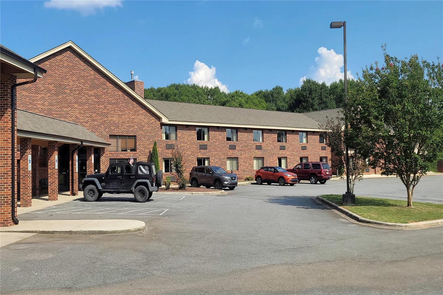 University Inn Boiling Springs, NC 19/23