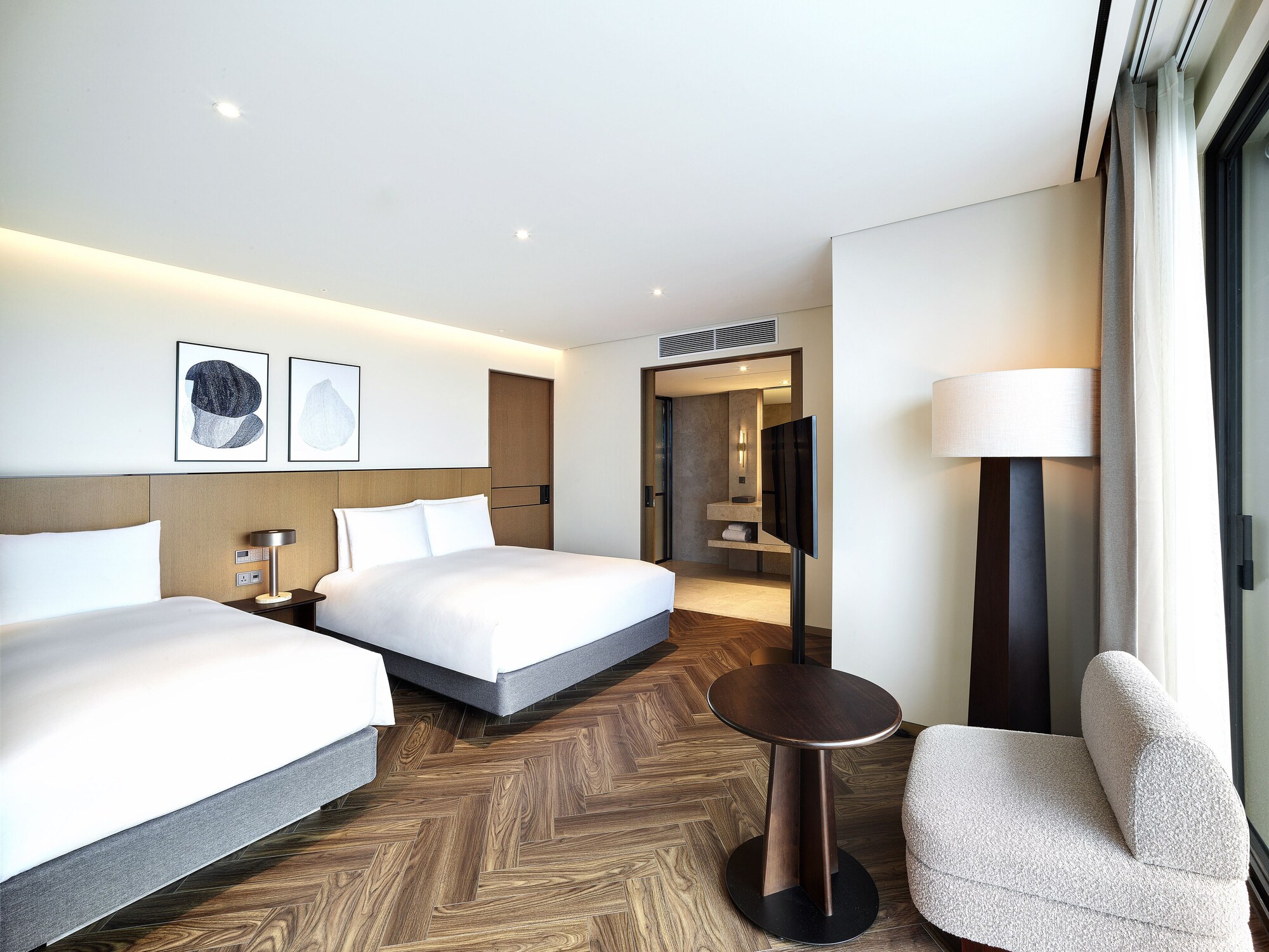 جناح رئاسي كلوب بسرير كينج وسرير فردي بإطلالة على البحر، Parnas Hotel Jeju 3/5