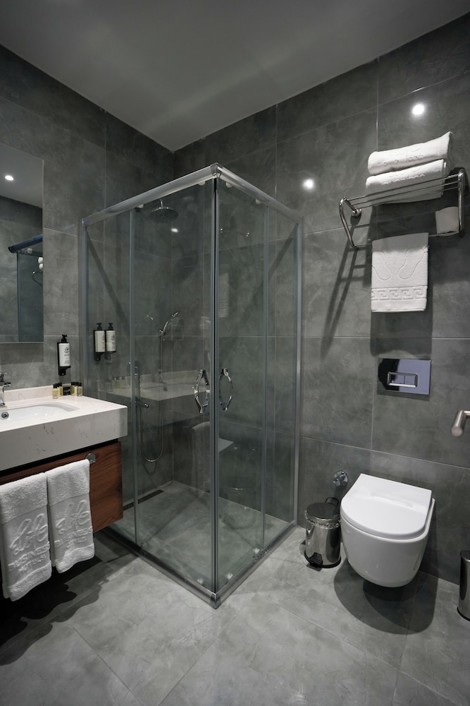 NEW MY WORLD HOTEL 49/50