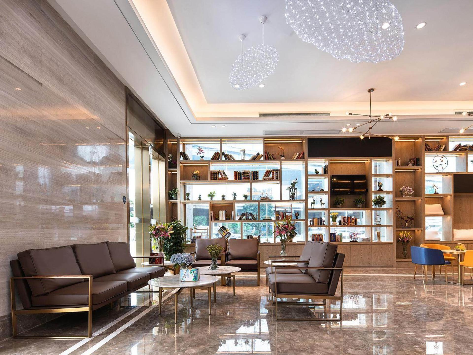 Kyriad Marvelous Hotel (Luoding Huanshi East Road) 31/38