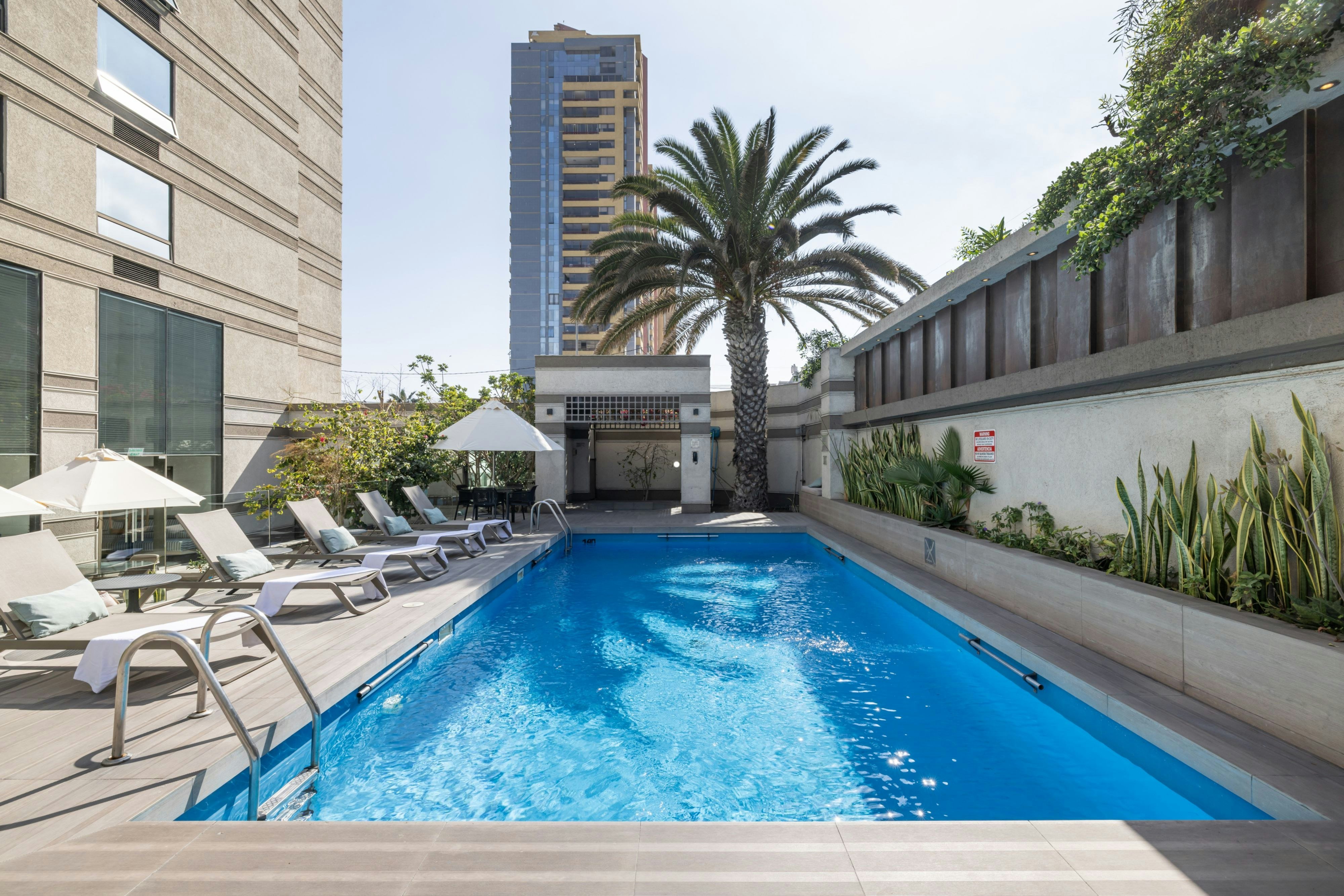 HOLIDAY INN EXPRESS ANTOFAGASTA 37/66