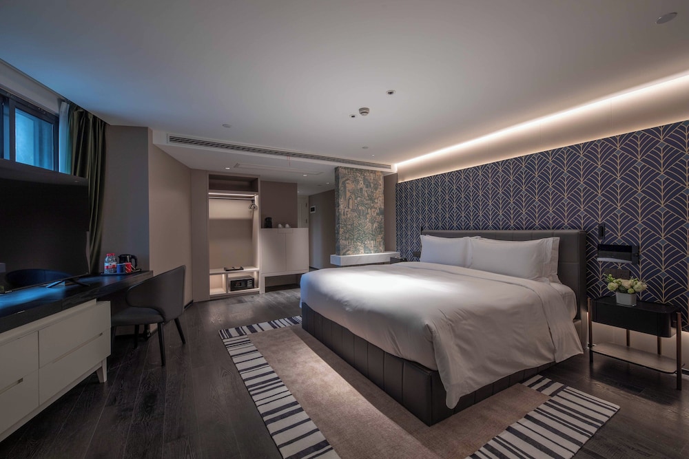 Designer, Suite, King Bed