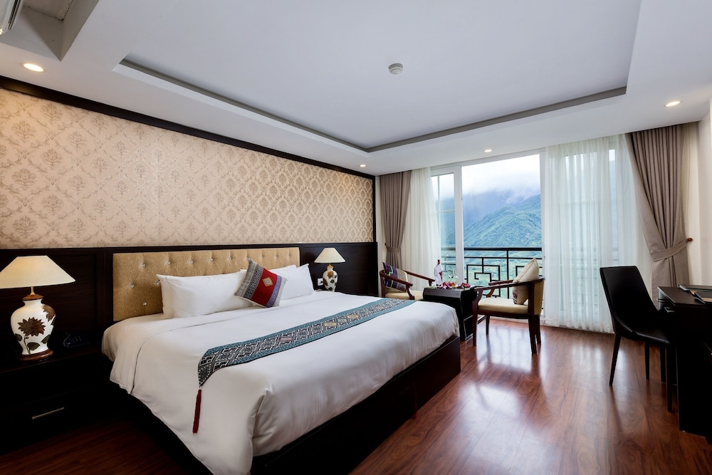 DELUXE, MOUNTAIN VIEW