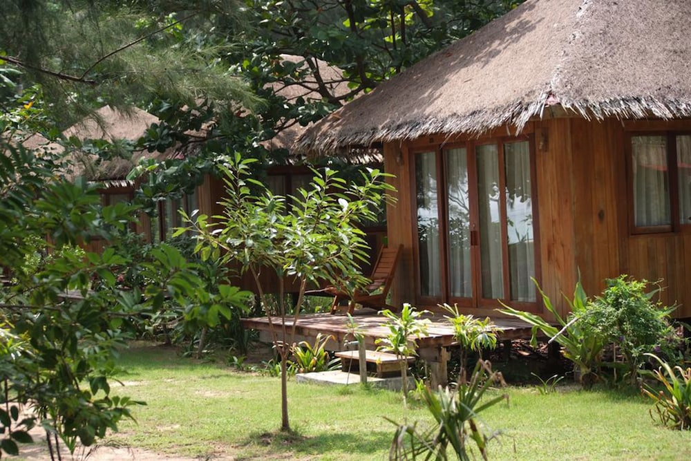 Kradan Beach Resort 32/48