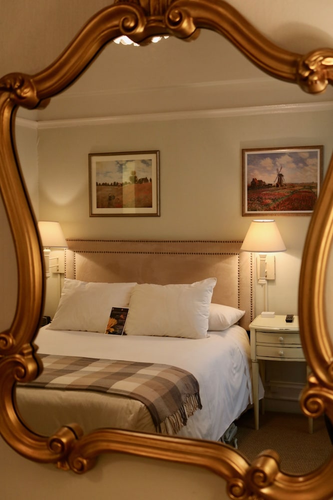 Cornell Hotel de France 24/38