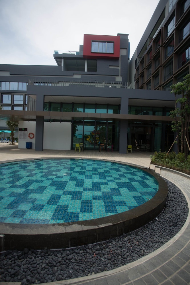 Ibis Styles Batam Nagoya 3/68
